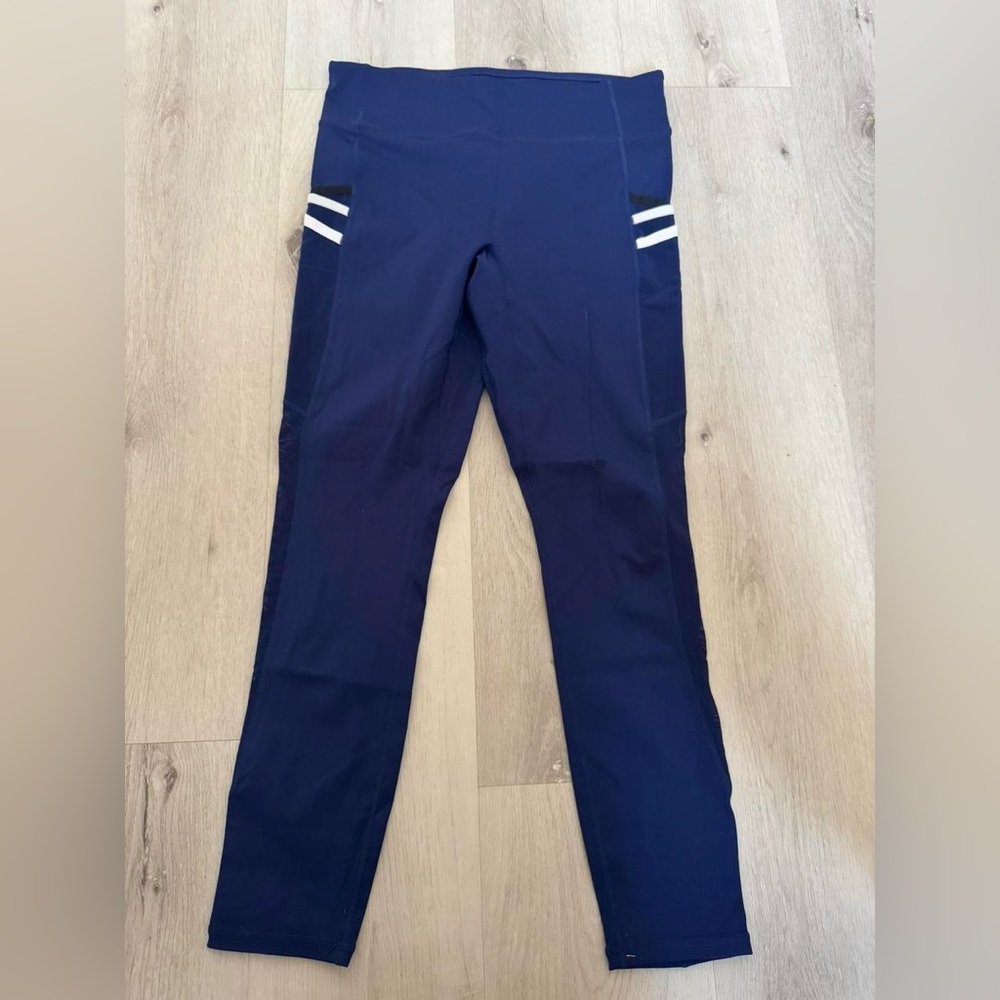 Stylish Navy Leggings with White Accents